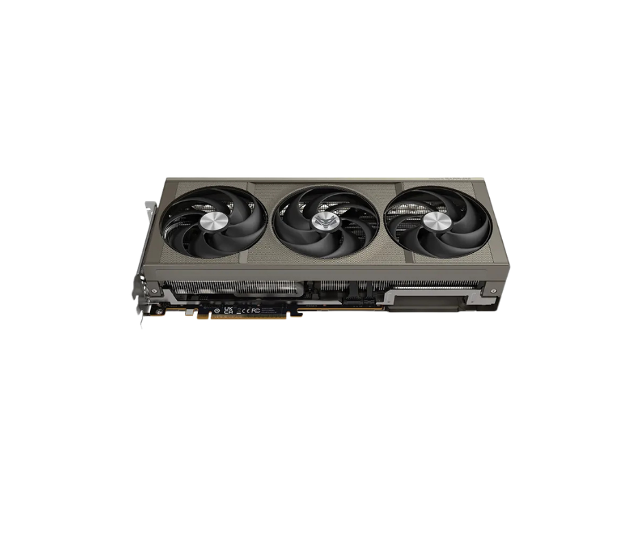 كرت شاشة SAPPHIRE NITRO+ RX 9070 من زاوية جانبية